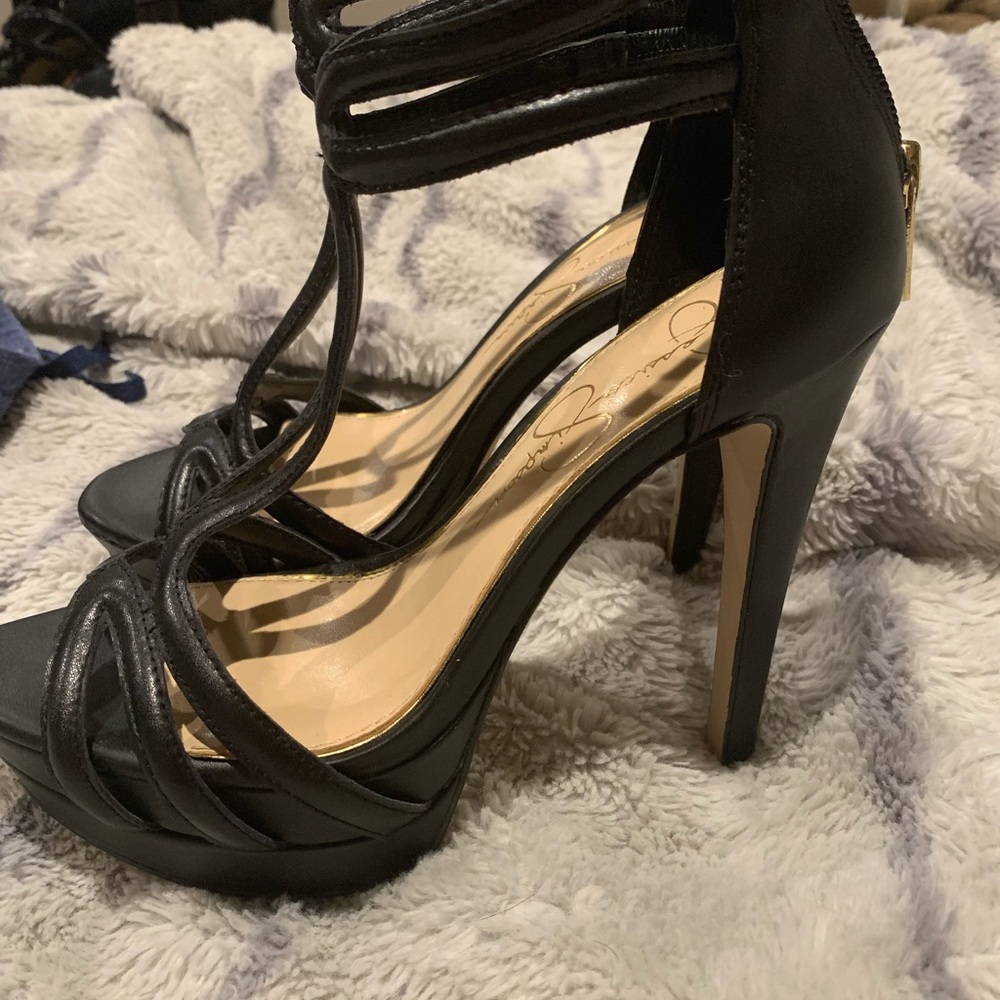 Jessica Simpson platform T Strap heels size 6